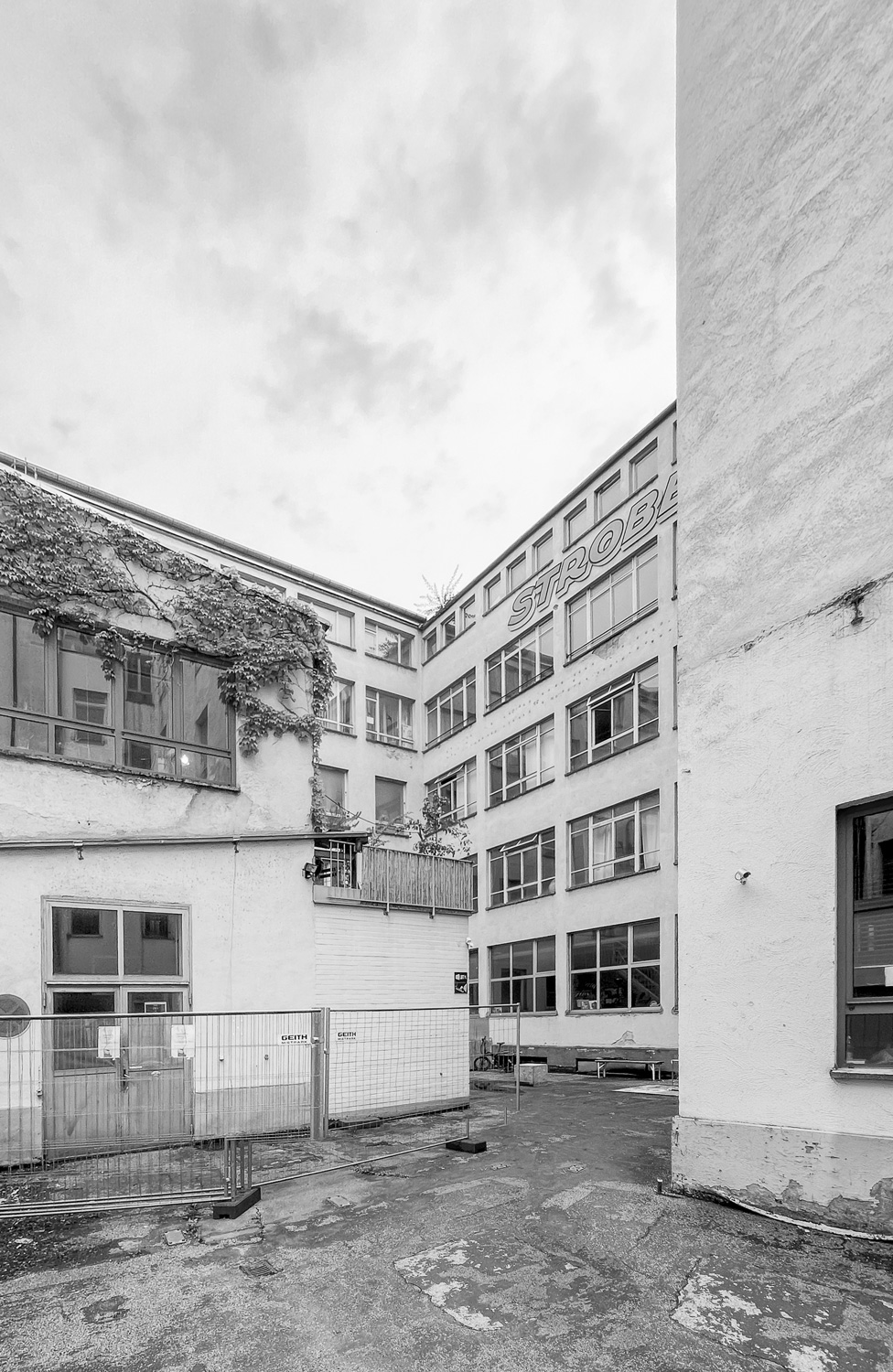 <br />
<b>Warning</b>:  Undefined variable $img_alt in <b>/home/clients/139902027b02ca8b3b5e9f9cb333faed/sites/ifub.de/wp-content/themes/ifub-theme/template-project.php</b> on line <b>130</b><br />
