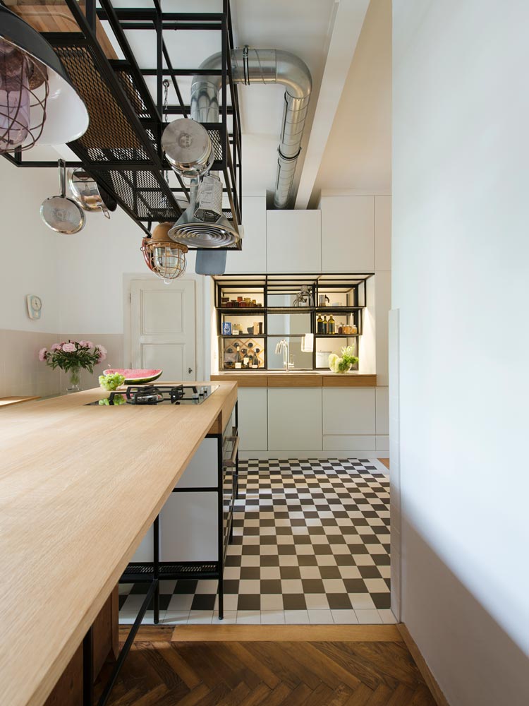 Blick in die Küche – Foto: Sorin Morar