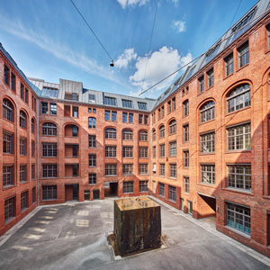 The Courtyard – Photo: Eduardo Perez